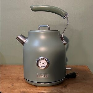 Hayden Dorset Sage Green 1.7 L Electric Kettle
